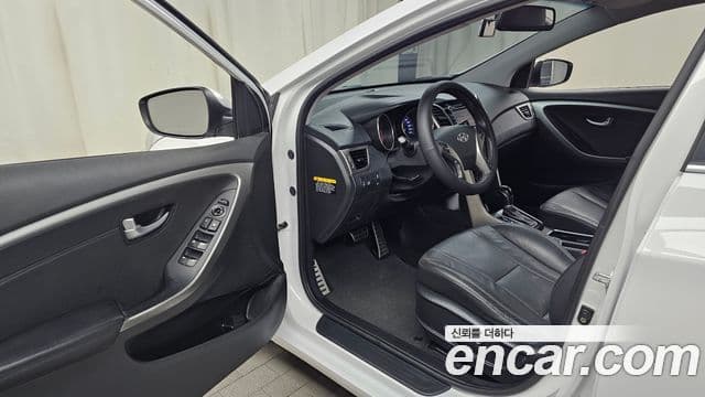 Hyundai i30(новый кузов / новое поколение) дизель 1.6 VGT Extreme, 2012 10