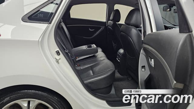 Hyundai i30(новый кузов / новое поколение) дизель 1.6 VGT Extreme, 2012 12