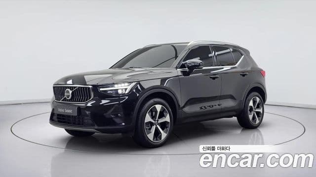 Volvo XC40 B4 Ultimate Bright, 2024 1