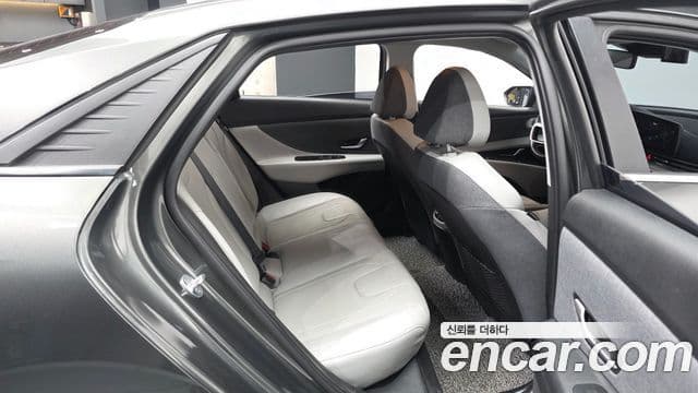 Hyundai Avante (CN7) Inspiration, 2021 12