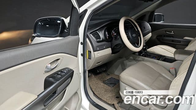 Kia All New Carnival Luxury, 2016 11