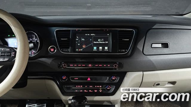 Kia All New Carnival Luxury, 2016 15