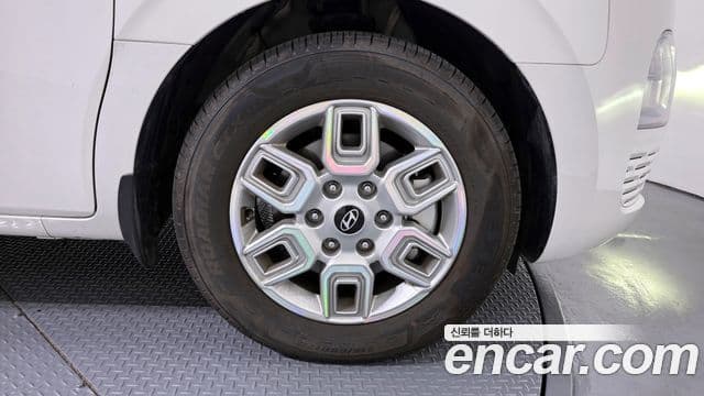 Hyundai Staria Modern, 2025 все фото