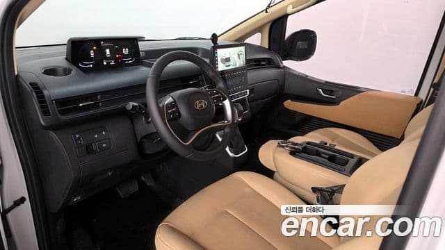 Hyundai Staria Modern, 2025 7
