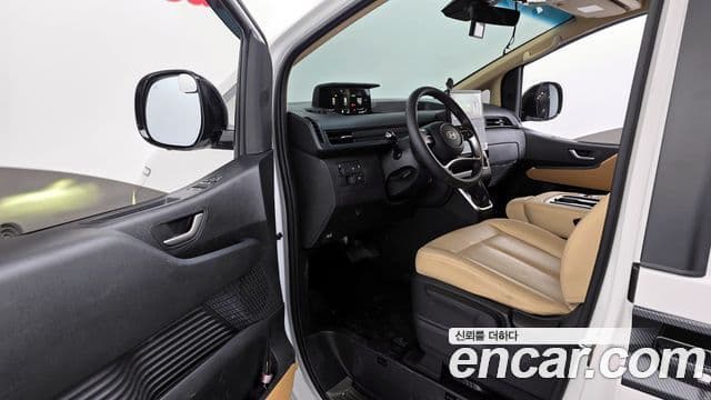 Hyundai Staria Modern, 2025 11