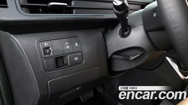 Hyundai Staria Modern, 2025 17