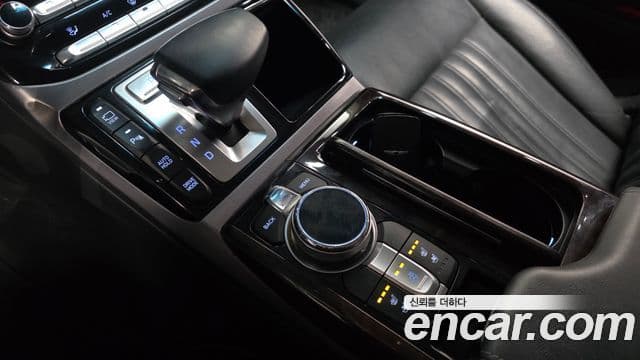 Genesis EQ900 Luxury, 2016 9