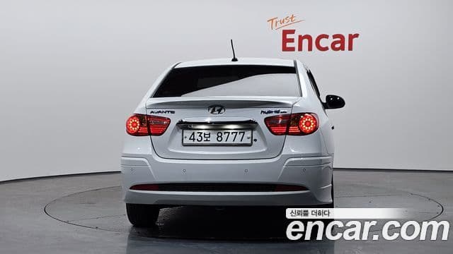Hyundai Avante гибрид Advance Pack, 2010 4