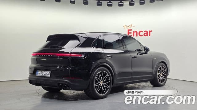 Porsche Cayenne (PO536) 3.0 E-гибрид, 2024 2