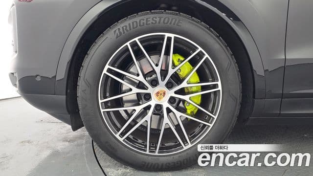 Porsche Cayenne (PO536) 3.0 E-гибрид, 2024 все фото