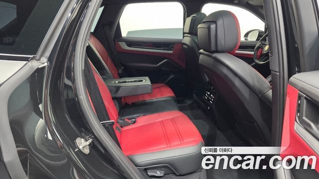 Porsche Cayenne (PO536) 3.0 E-гибрид, 2024 12