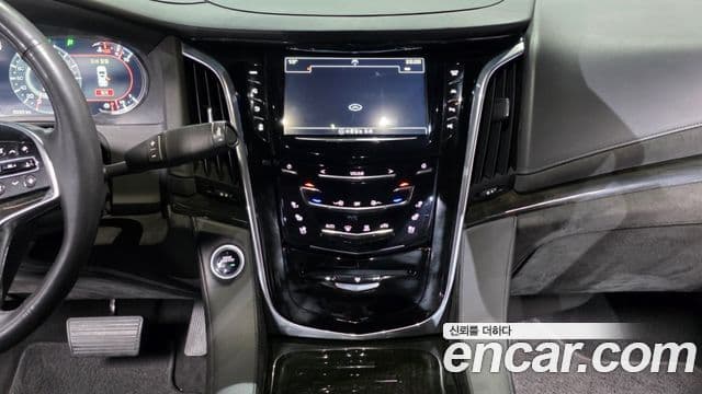 Cadillac Escalade 4세대, 2018 14