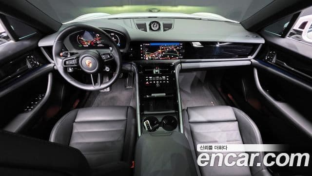 Porsche Panamera (976), 2024 7