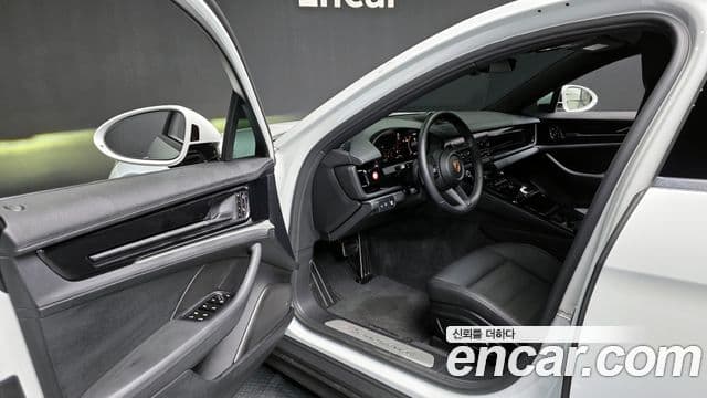 Porsche Panamera (976), 2024 10