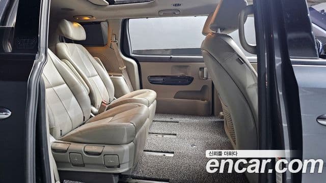 Kia All New Carnival VIP, 2016 13