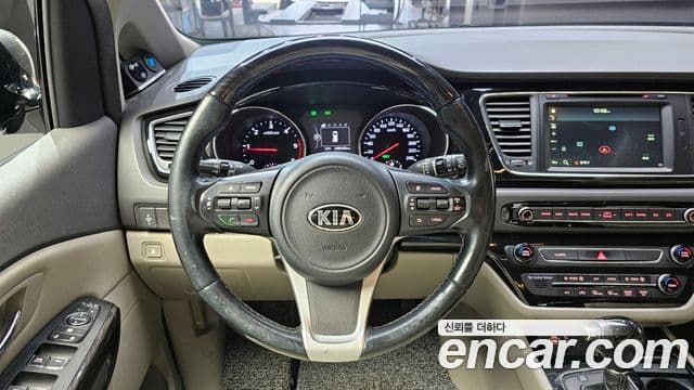 Kia All New Carnival VIP, 2016 14
