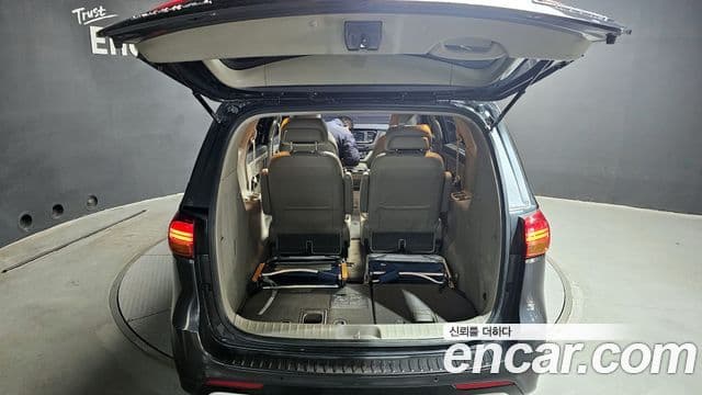 Kia All New Carnival VIP, 2016 20
