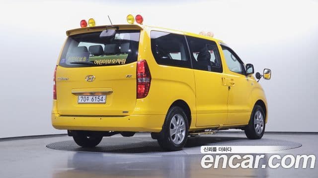 Hyundai Grand Starex 4WD детский перевозочный автомобиль, 2016 2