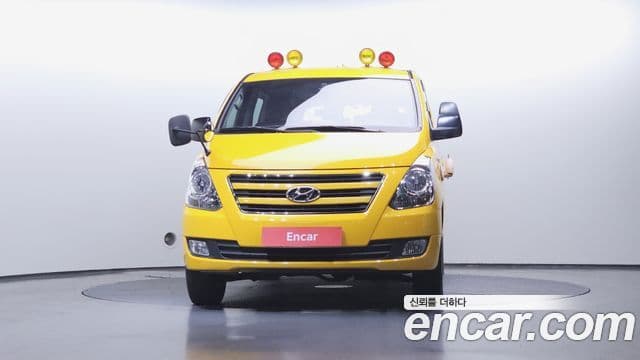 Hyundai Grand Starex 4WD детский перевозочный автомобиль, 2016 3