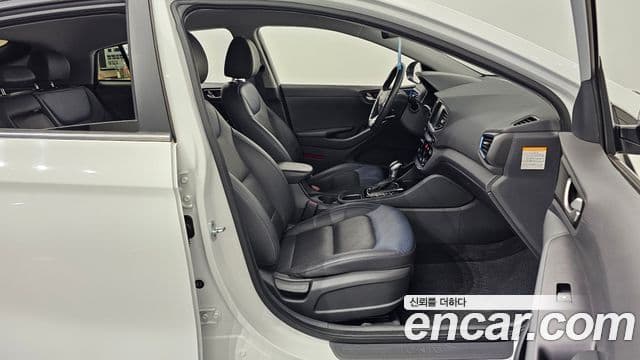 Hyundai Ioniq гибрид, 2016 10