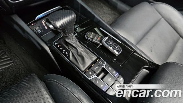 Kia All New K7 3.0 LPI Prestige (арендный автомобиль), 2016 9