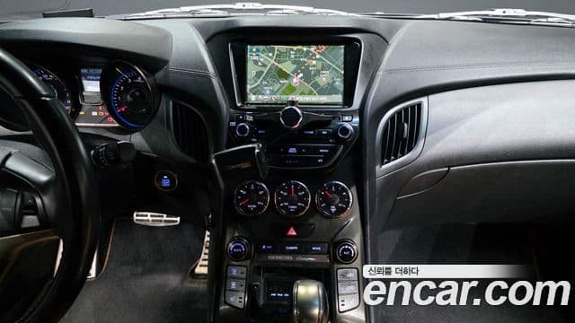 Hyundai The / новый New Genesis купе 200 турбо S, 2015 14