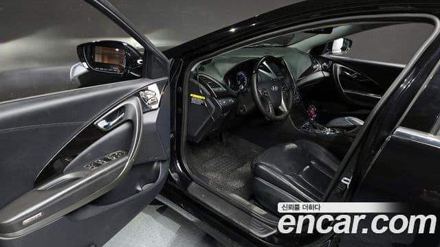 Hyundai Grandeur HG гибрид Premium, 2015 10