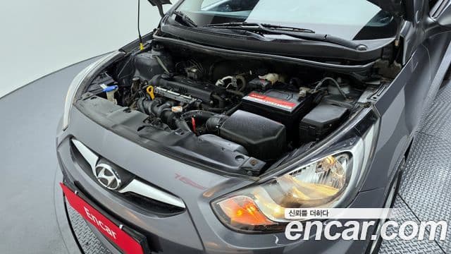 Hyundai Accent(новый кузов / новое поколение) Premier, 2011 6