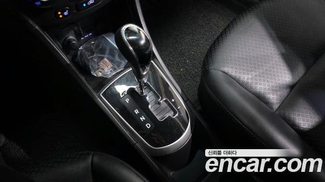 Hyundai Accent(новый кузов / новое поколение) Premier, 2011 9