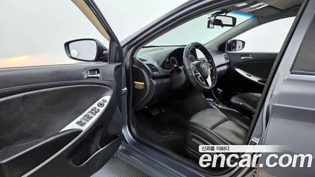 Hyundai Accent(новый кузов / новое поколение) Premier, 2011 11