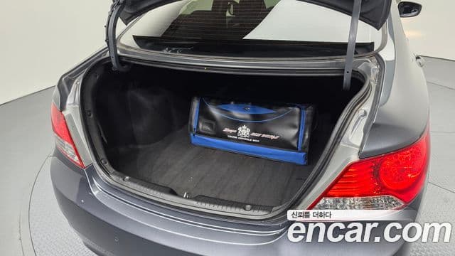 Hyundai Accent(новый кузов / новое поколение) Premier, 2011 20