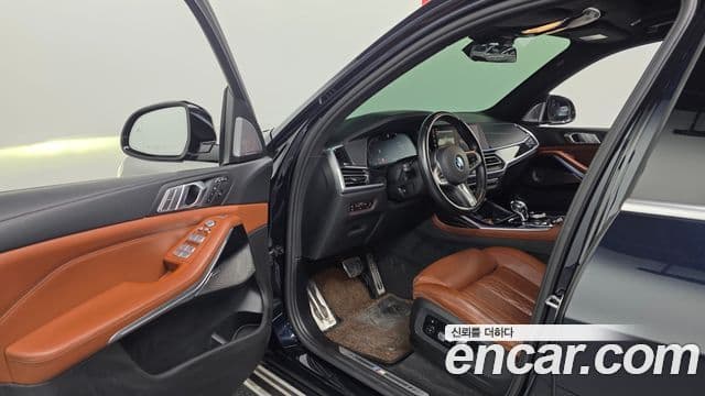 BMW X7 (G07) xDrive 40d M Sport 6인승, 2021 10