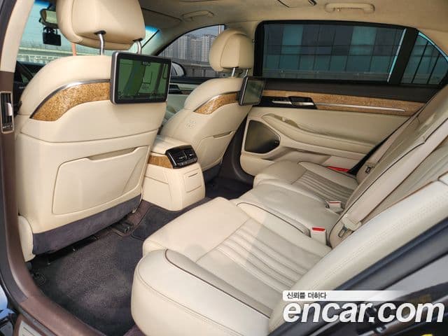 Genesis EQ900 Prestige, 2018 13