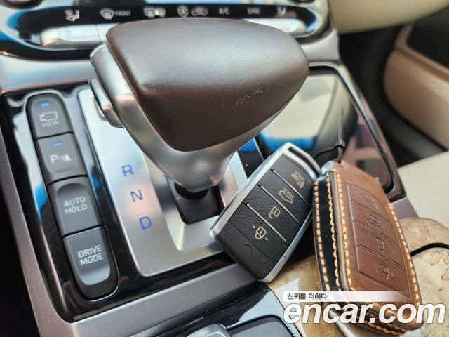 Genesis EQ900 Prestige, 2018 17