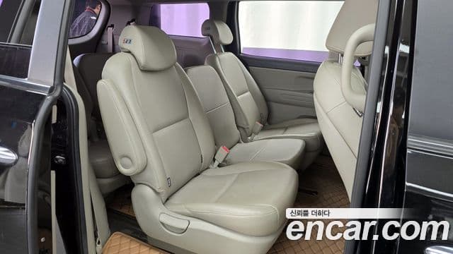 Kia All New Carnival Luxury, 2015 12