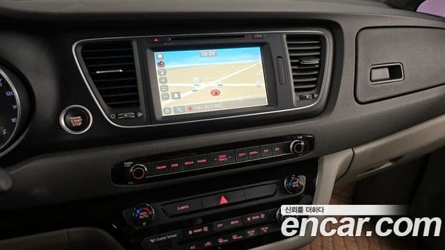 Kia All New Carnival Luxury, 2015 14