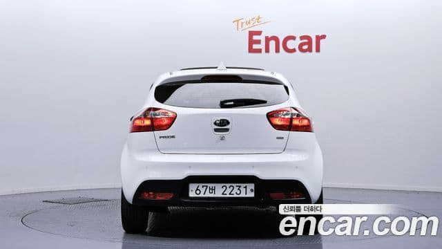 Kia All New Pride Prestige, 2014 4