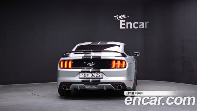 Ford Mustang купе, 2015 4