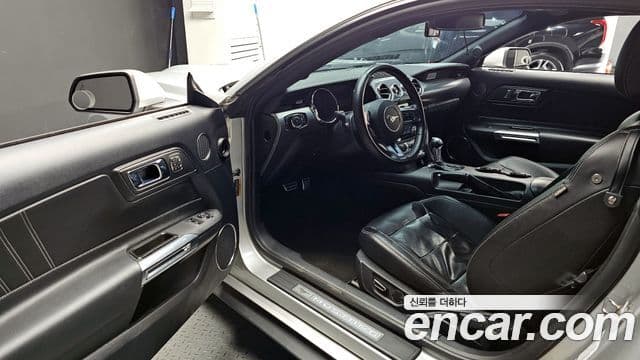 Ford Mustang купе, 2015 10