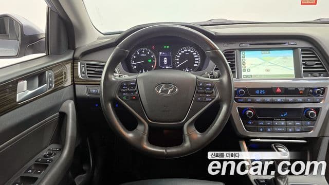 Hyundai LF Sonata LPI Modern(для людей с инвалидностью), 2016 13