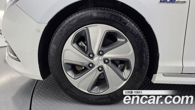 Hyundai LF Sonata гибрид Premium, 2015 все фото