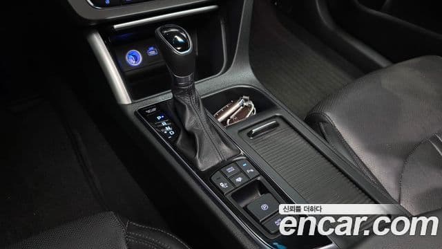 Hyundai LF Sonata гибрид Premium, 2015 9