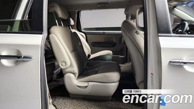 Kia All New Carnival Prestige, 2015 12