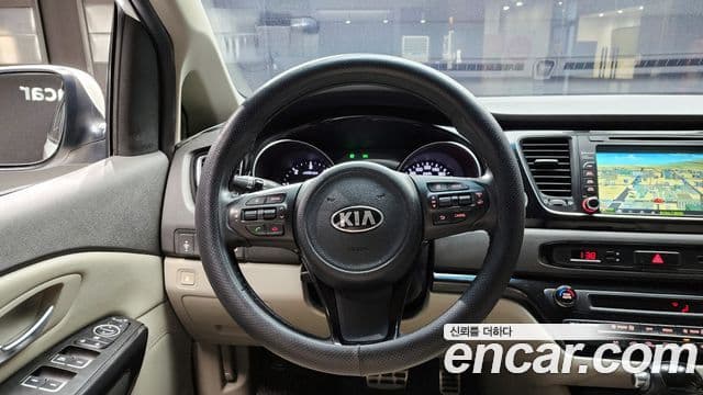 Kia All New Carnival Prestige, 2015 14