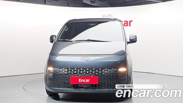 Hyundai Staria Modern, 2023 3