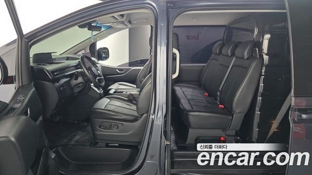 Hyundai Staria Modern, 2023 17