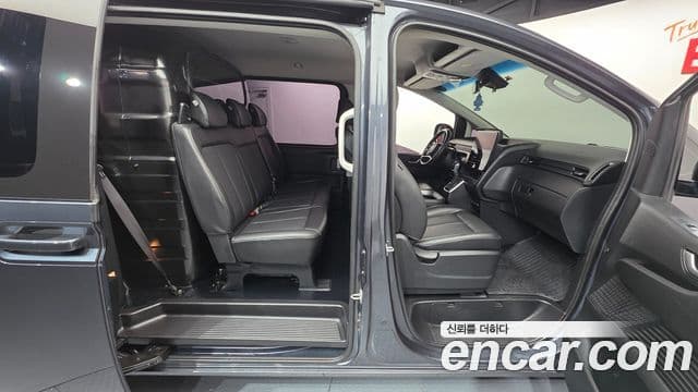 Hyundai Staria Modern, 2023 18
