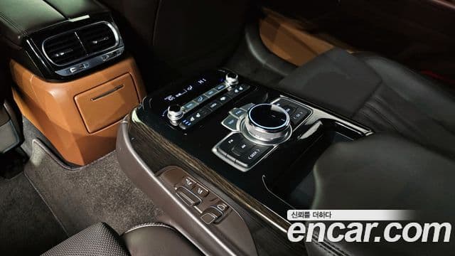 Genesis G90 Luxury, 2019 18