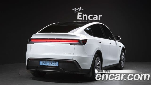 Tesla модель Y Long Range AWD, 2025 2
