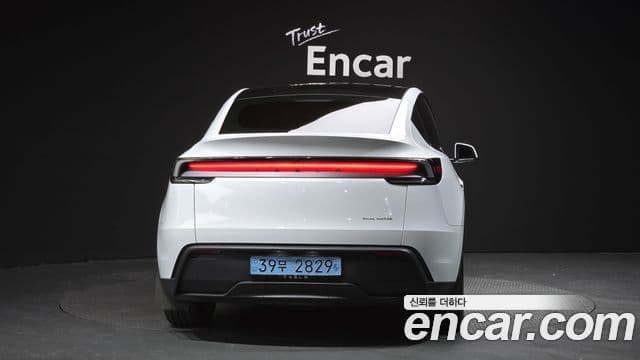 Tesla модель Y Long Range AWD, 2025 4